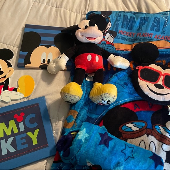 Mickey Mouse Toddler Room Lot - Picture 1 of 6